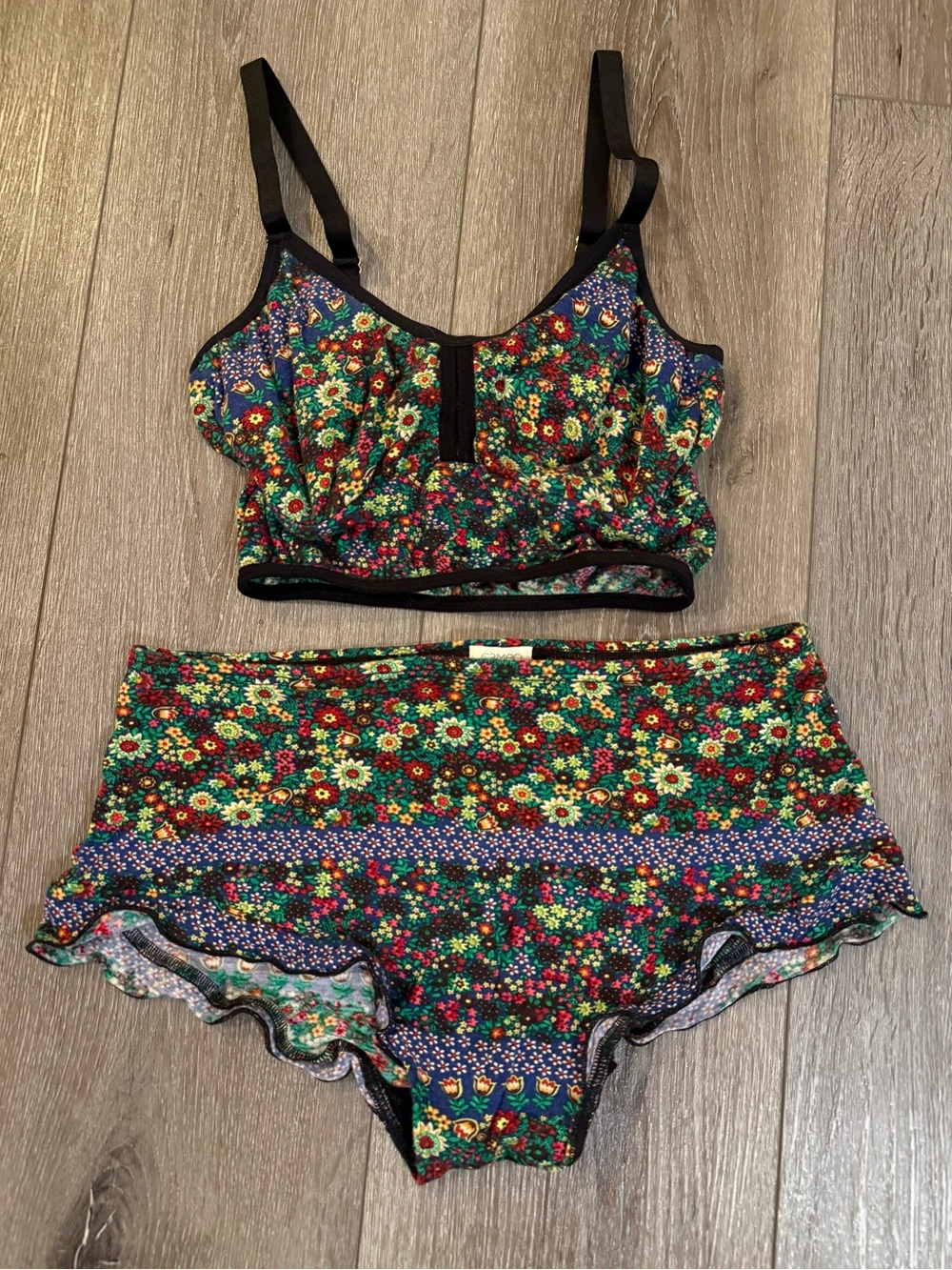 Cameo Retro Style Floral Bra & Brief Booty Short Intimates Lounge Set Small / M